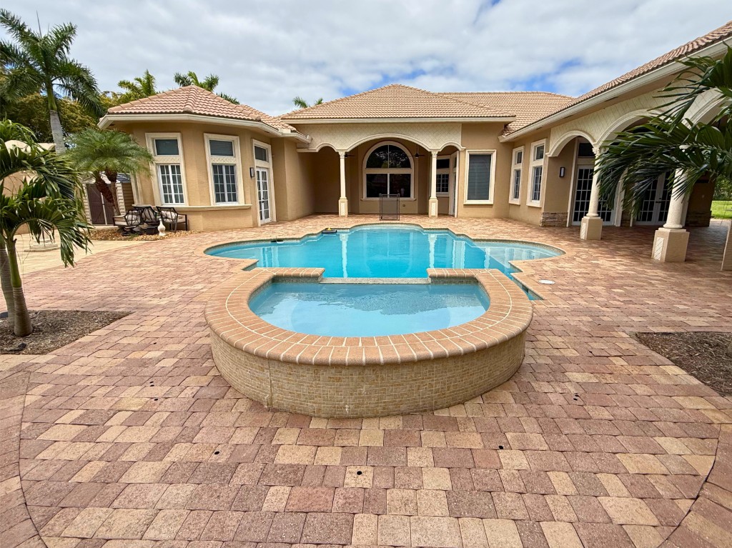 Coral Springs residence after exterior cleaning